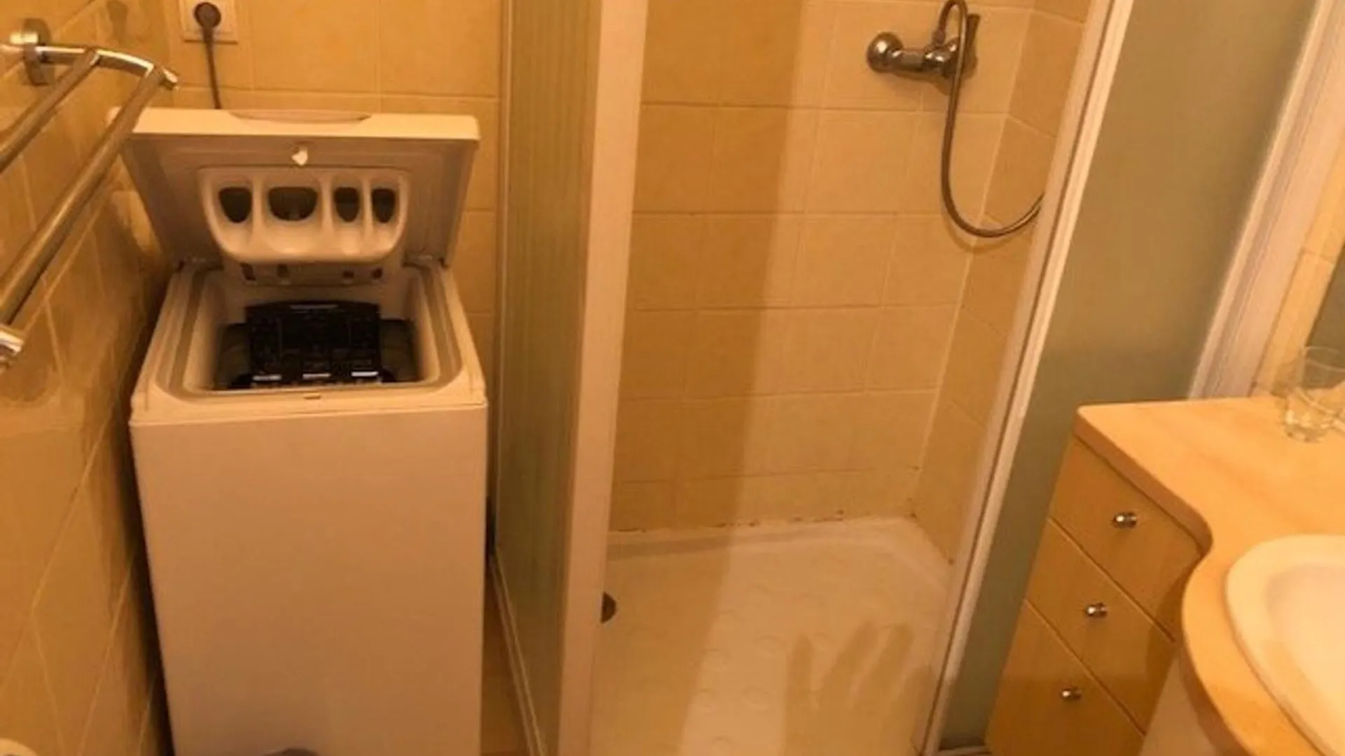 아파트 Appartement 2 Pieces Avec Terrasse Et Vue Mer Au Lavandou - Fr-1-308-57 봄레미모사